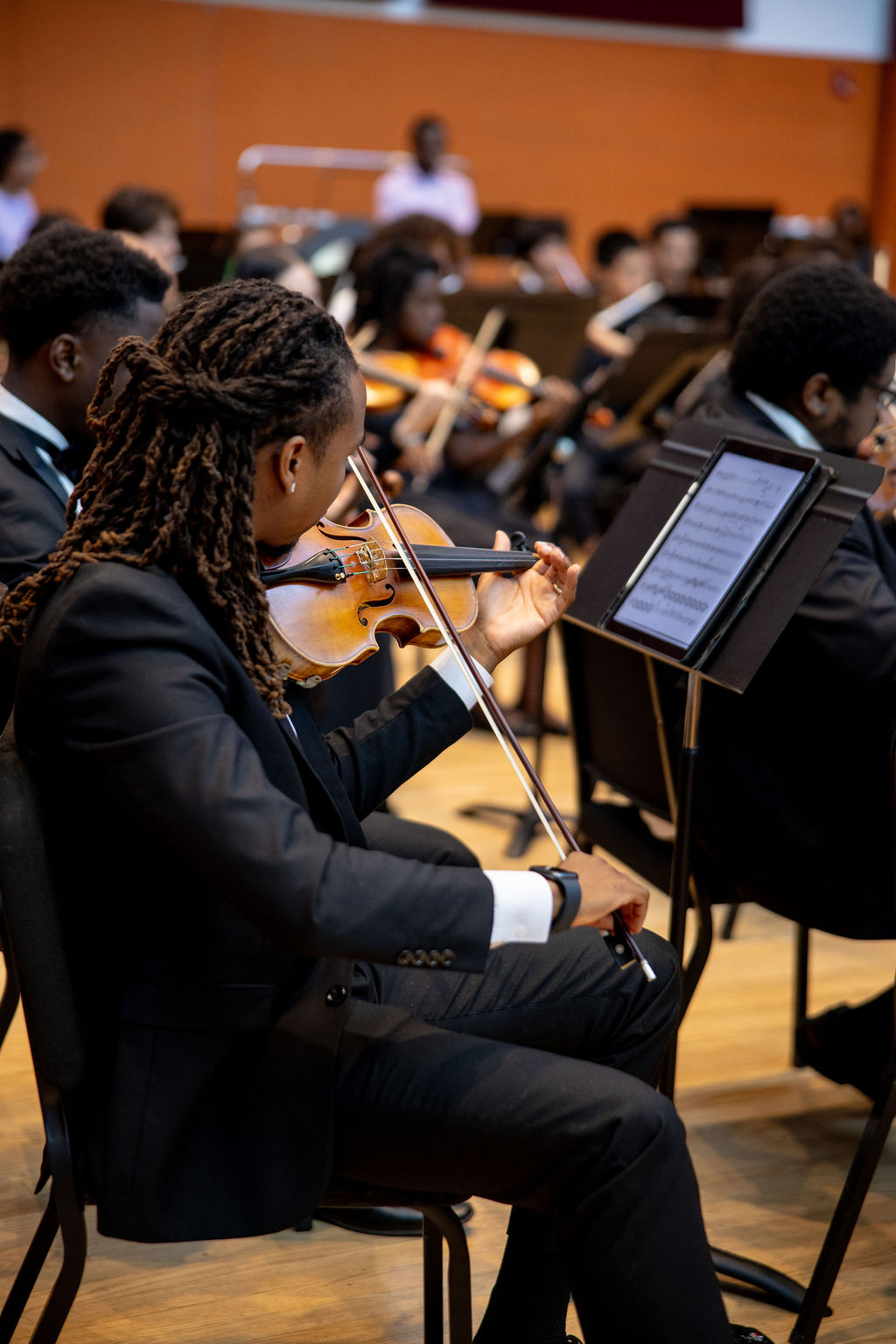 ICYOLA violinist